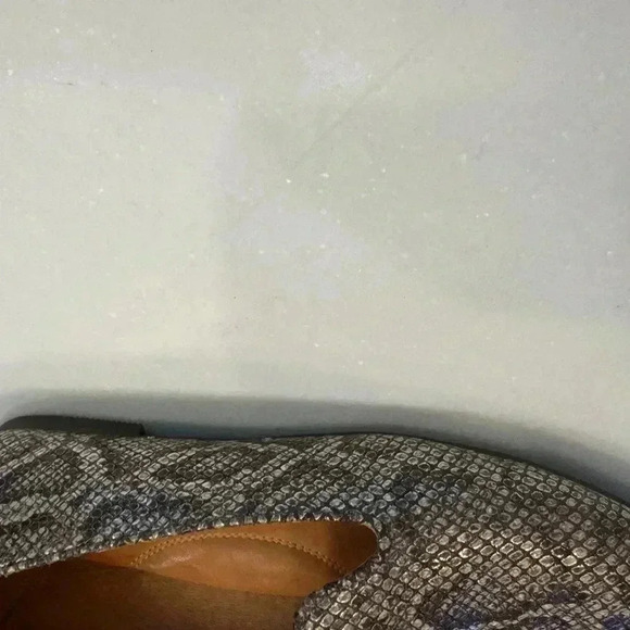 Gentle souls by Kenneth Cole “Eugene” leather flats.  slip ons size 7.5 - Picture 7 of 9